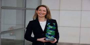 The award for the invention of the year went to Prof Patricia Maguire and Dr Paulina Szklanna and Prof Fionnuala N&iacute; A&iacute;nle of the School of Medicine